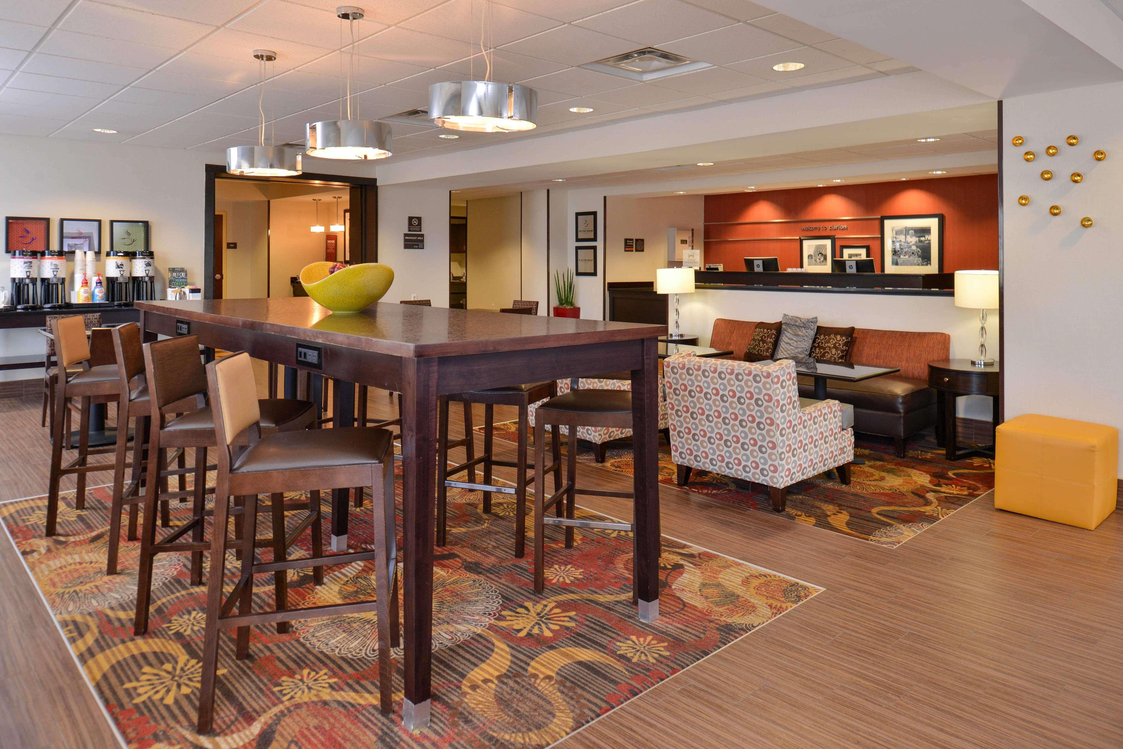 Hampton Inn Clarion Luaran gambar
