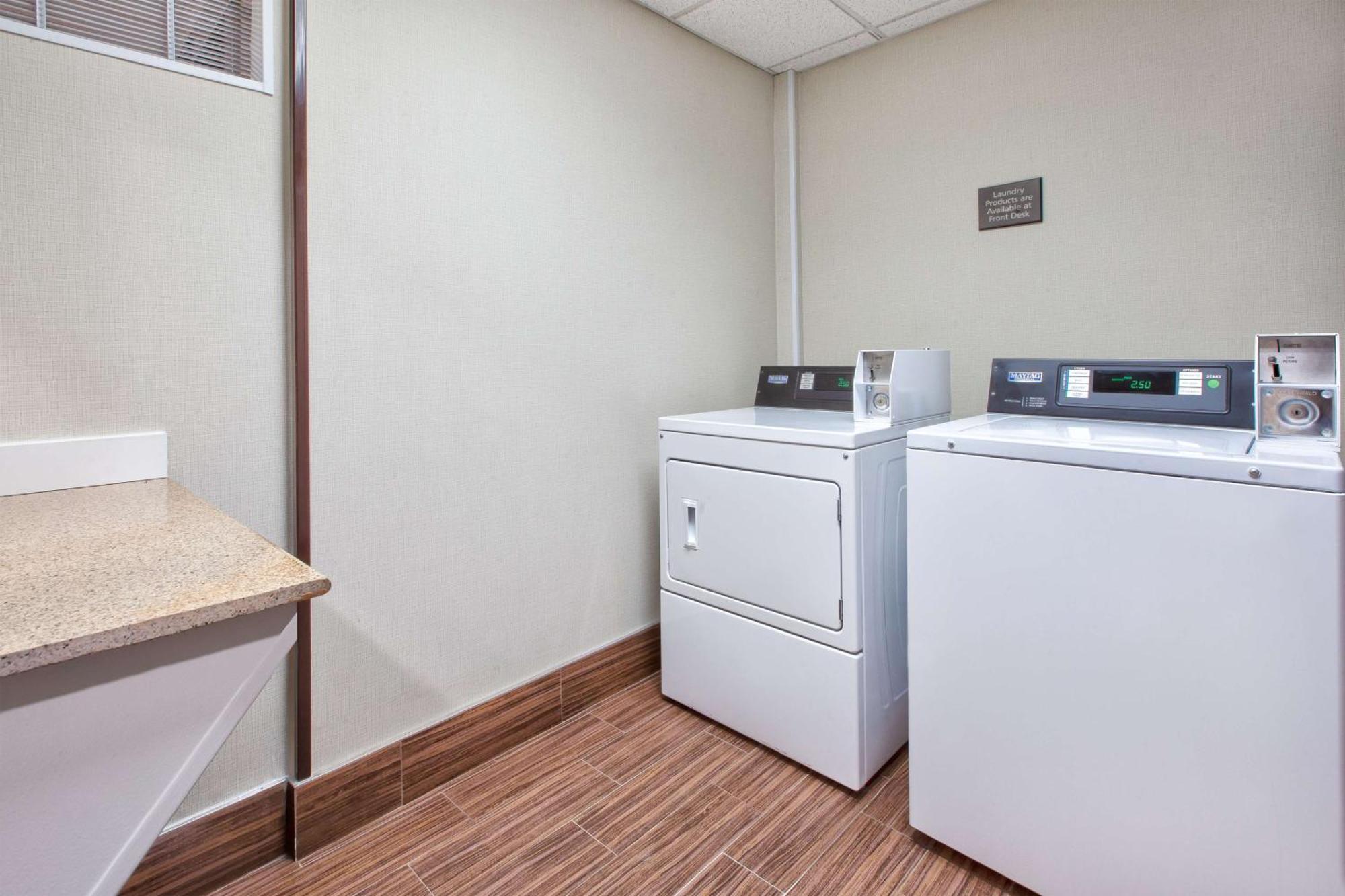 Hampton Inn Clarion Luaran gambar